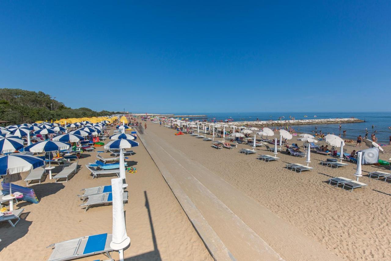 Pini Village Lido Altanea Caorle Eksteriør billede