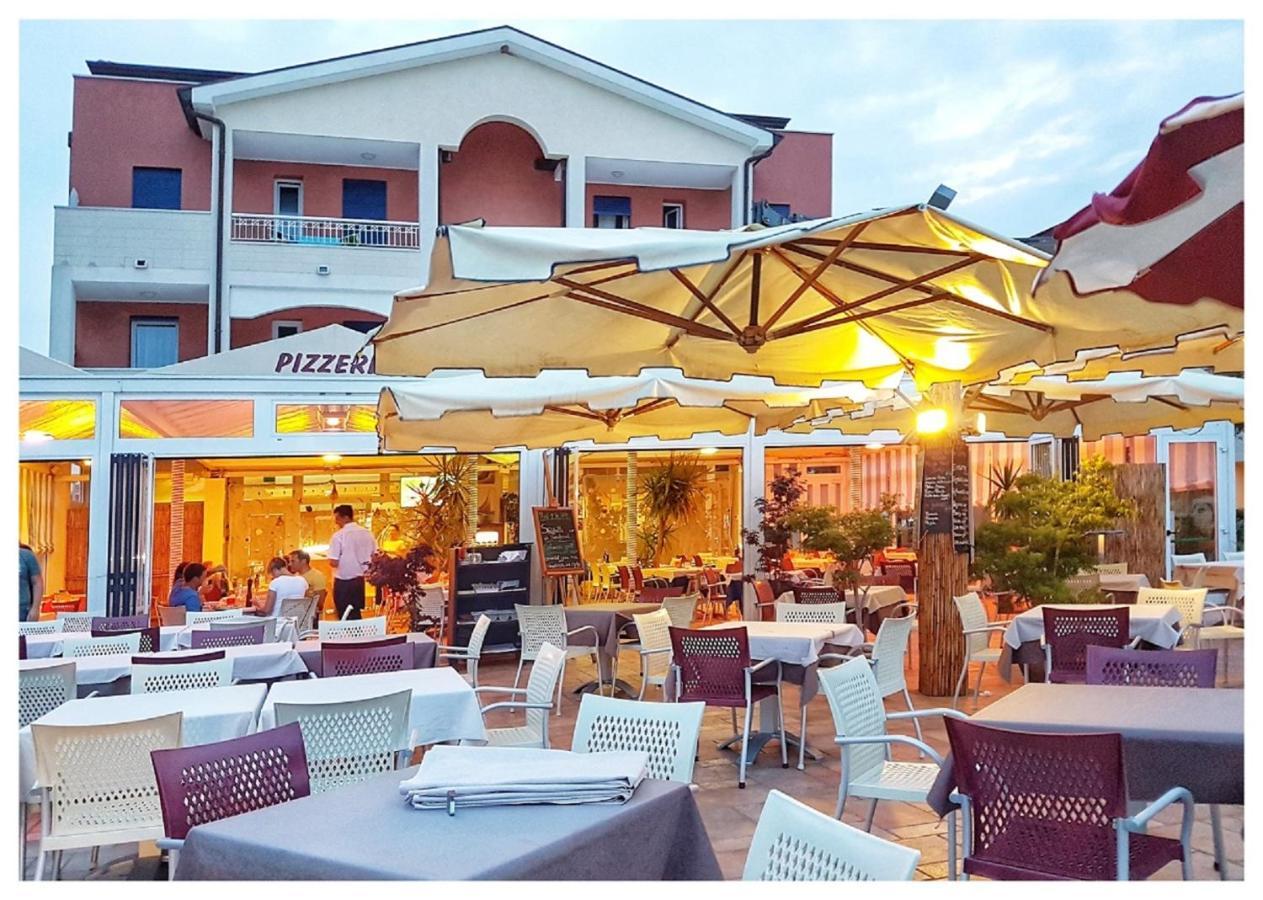 Pini Village Lido Altanea Caorle Eksteriør billede